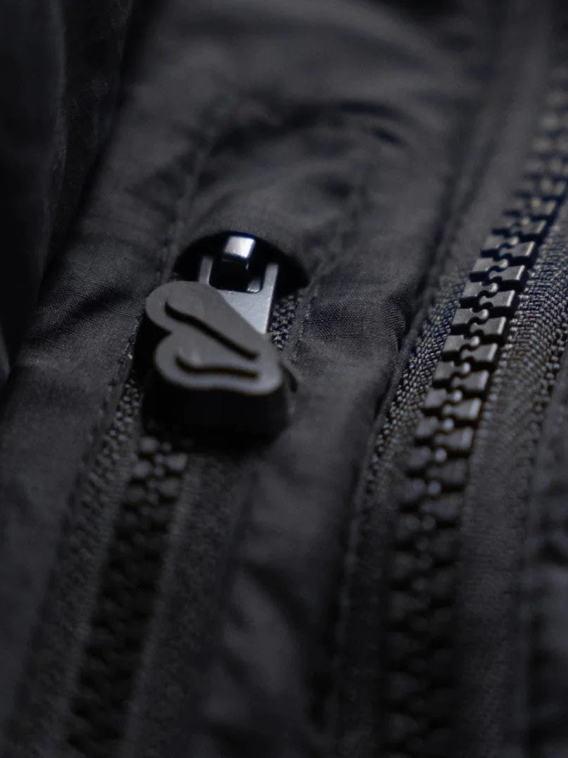 Syna World Logo Puffer Jacket - Blackout
