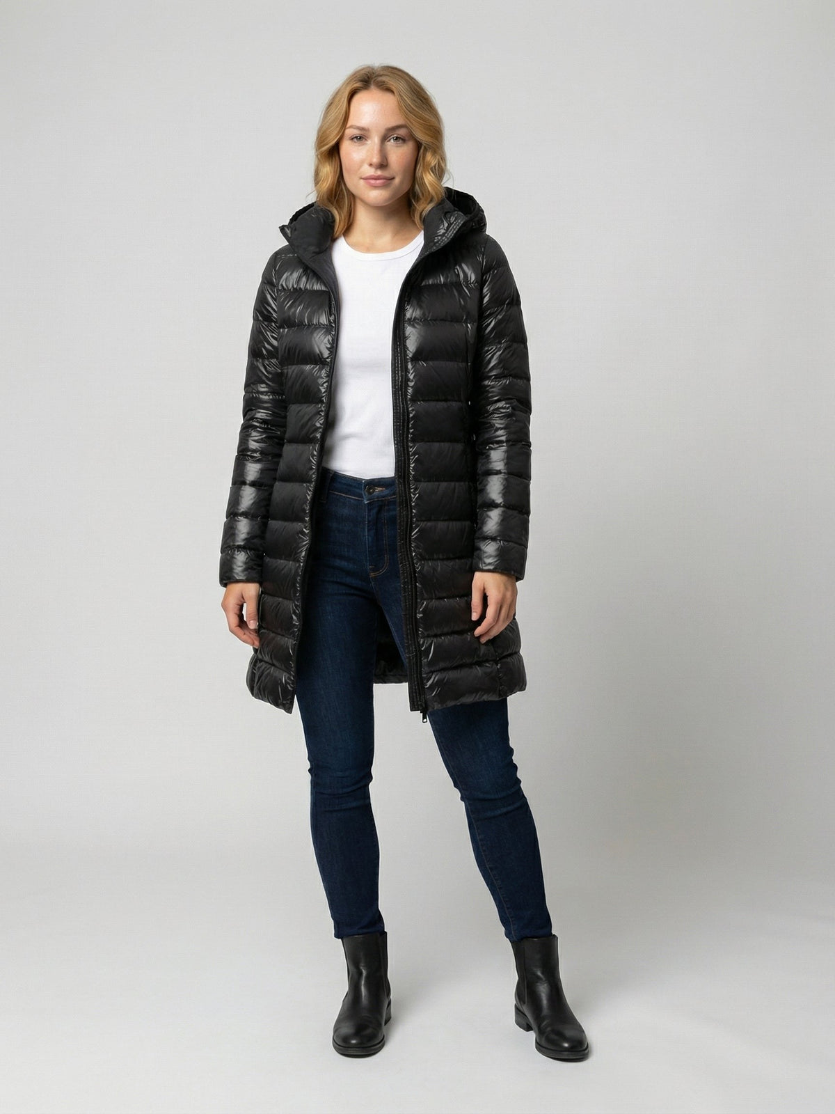 Women's Lightweight Hooded Down Jacket